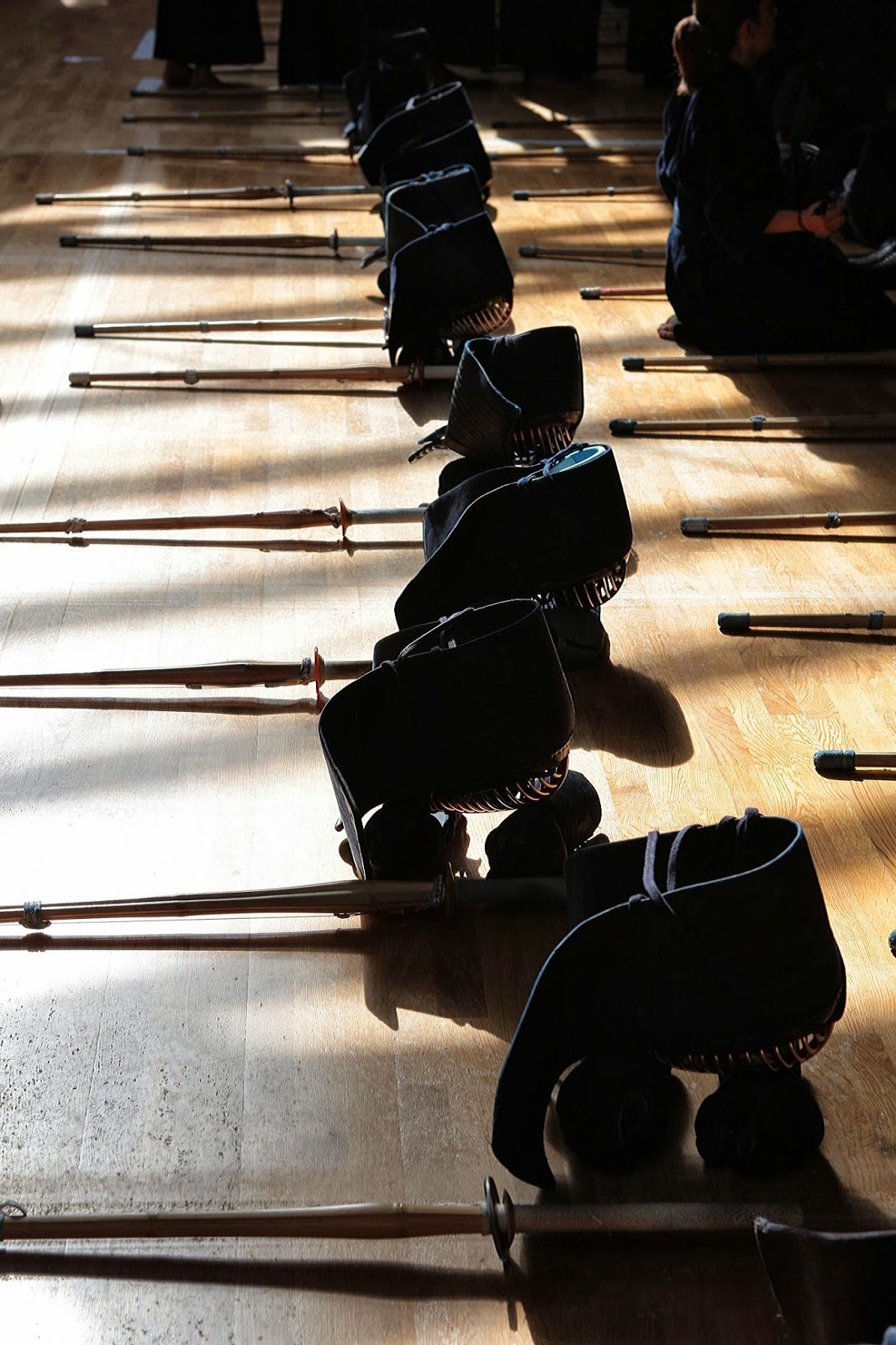 bogu de kendo posés au sol