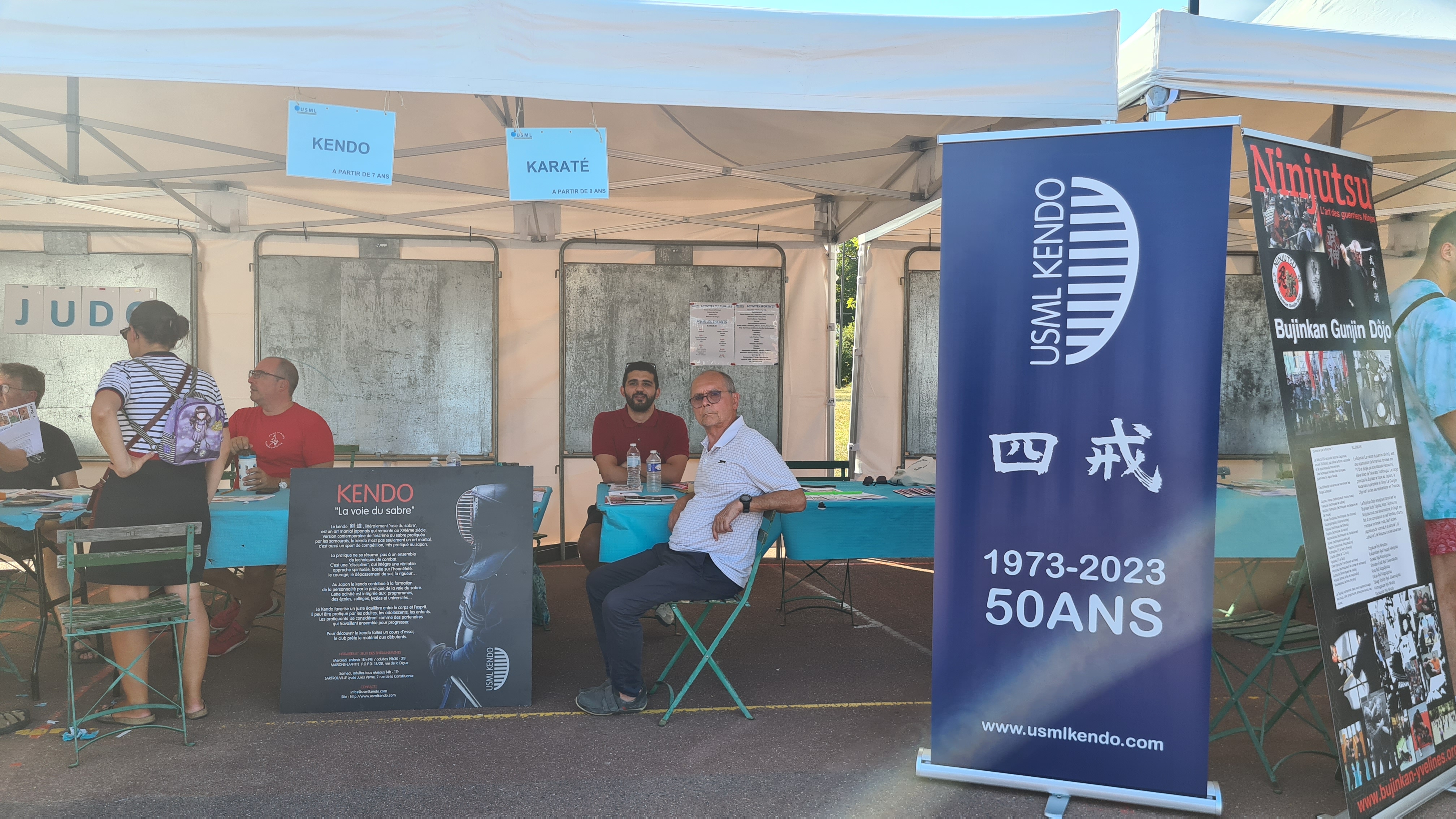 Kader et Roland devant le stand usml kendo